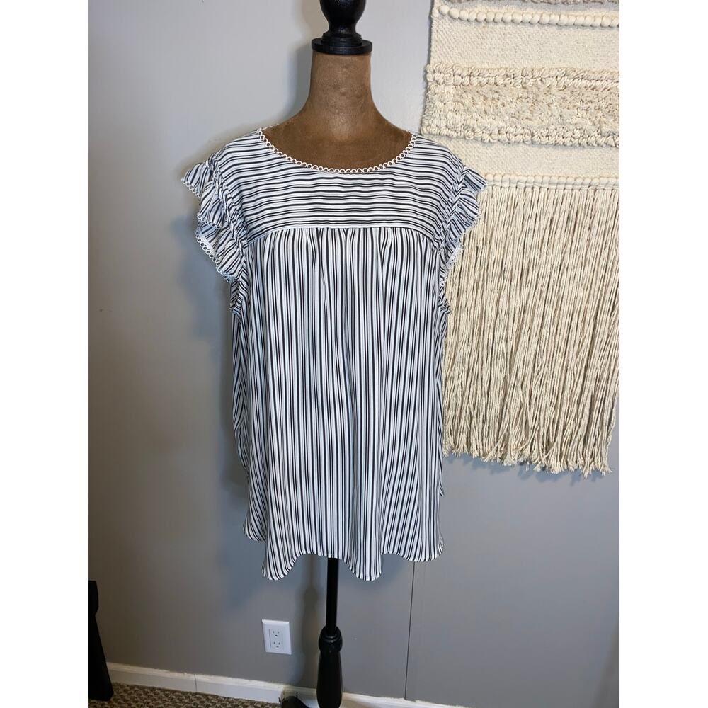 LOFT Striped Flutter Sleeve Blouse XXL Black White Ruffle Sleeve Keyhole Back